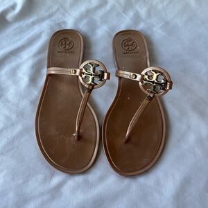 Tory Butch Mini Miller Jelly sandal, size 6